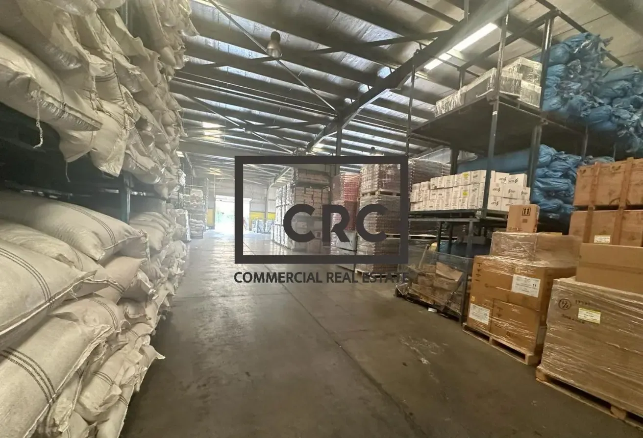 Logistics Warehouse | 4 Loading Bays | Expandable