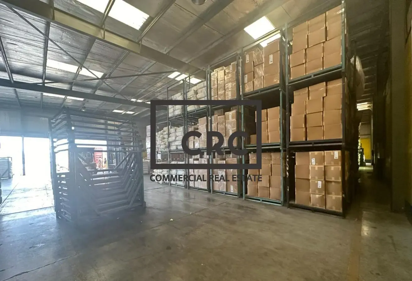Logistics Warehouse | 4 Loading Bays | Expandable