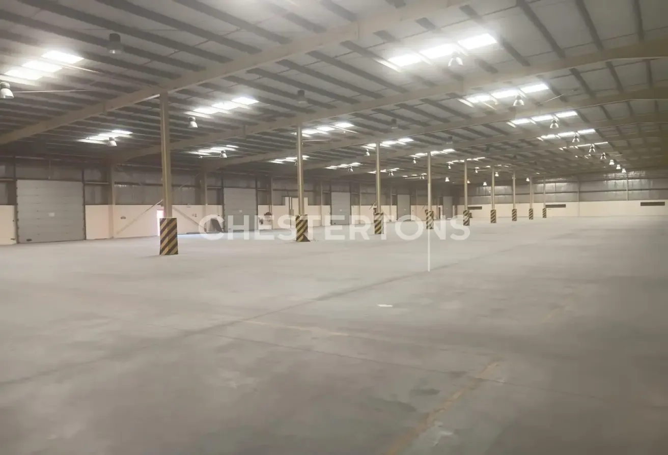 WAREHOUSE FOR SALE I TRADING I HIGH CEILING