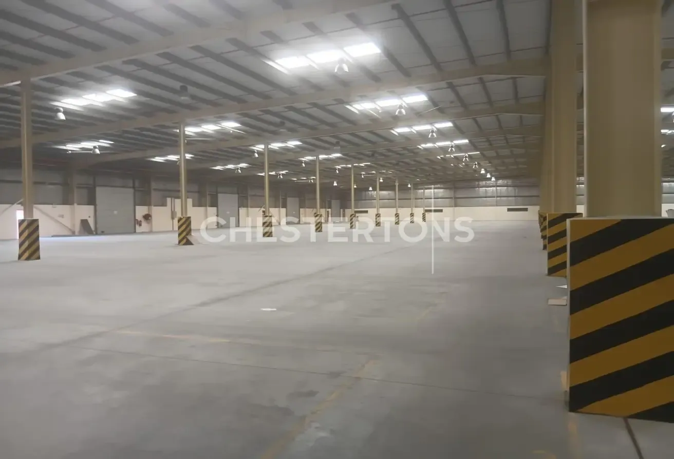 WAREHOUSE FOR SALE I TRADING I HIGH CEILING