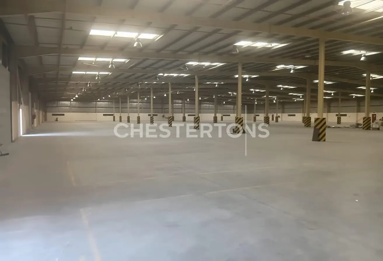 WAREHOUSE FOR SALE I TRADING I HIGH CEILING