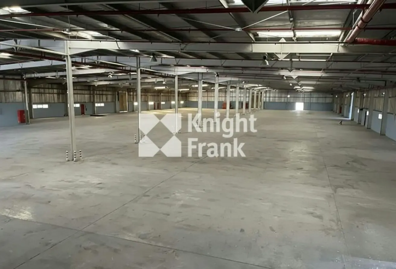 Warehouse for Sale | High Ceiling | 4 Access