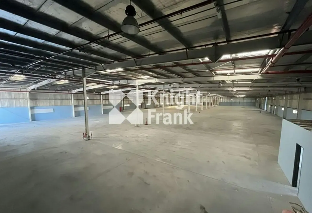 Warehouse for Sale | High Ceiling | 4 Access