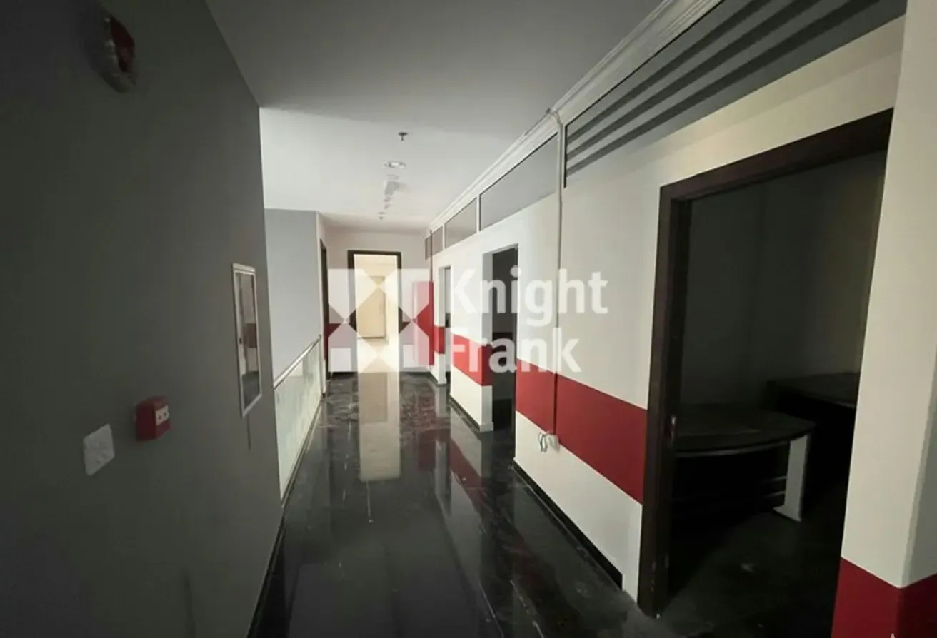 Warehouse for Sale | High Ceiling | 4 Access