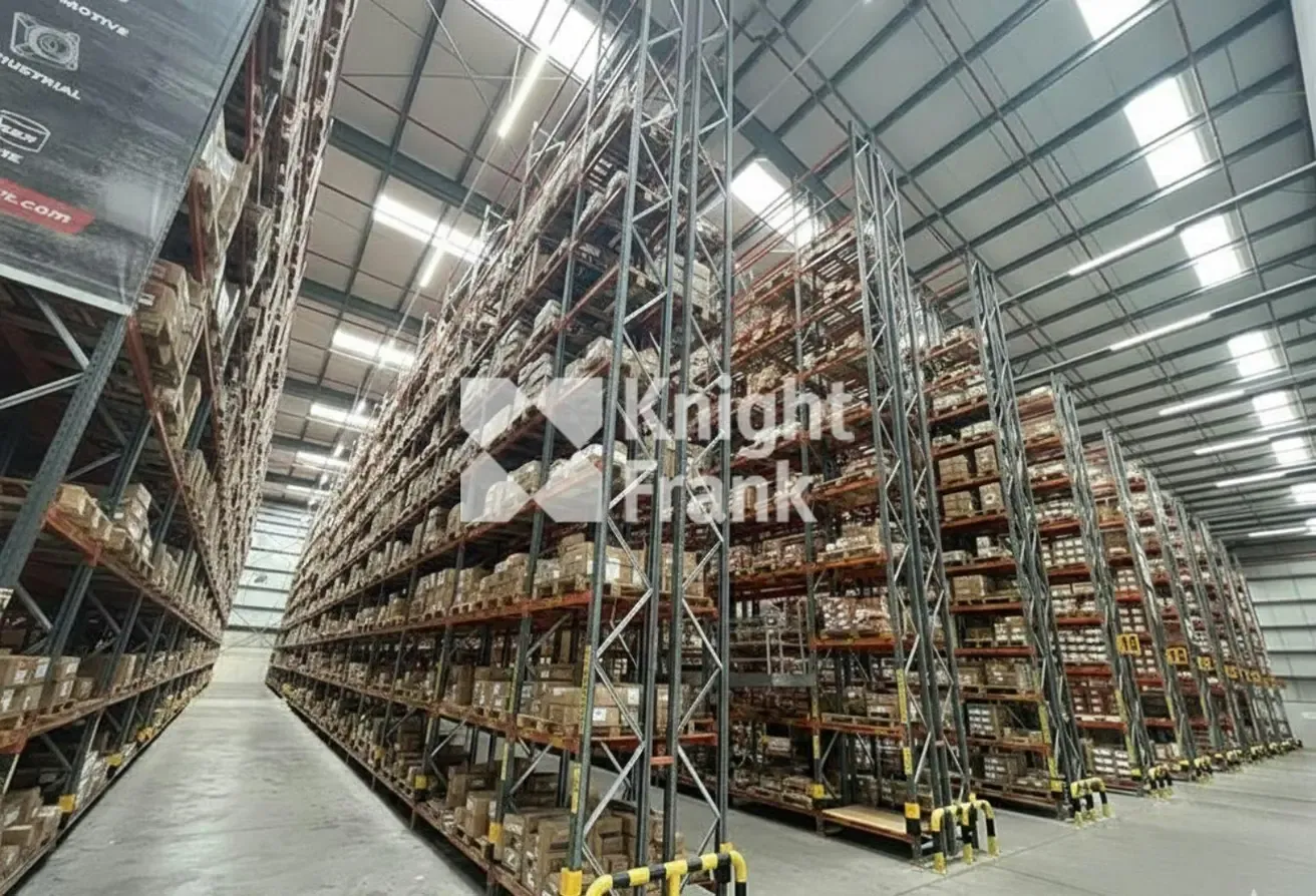 High Spec Logistics Warehouse | Docks and Racking
