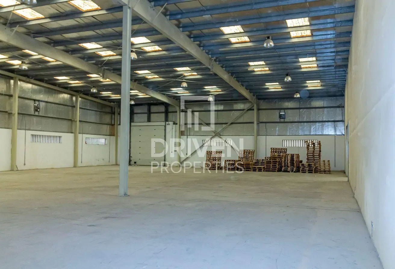 Excellent Semi-fitted Warehouse for Sale