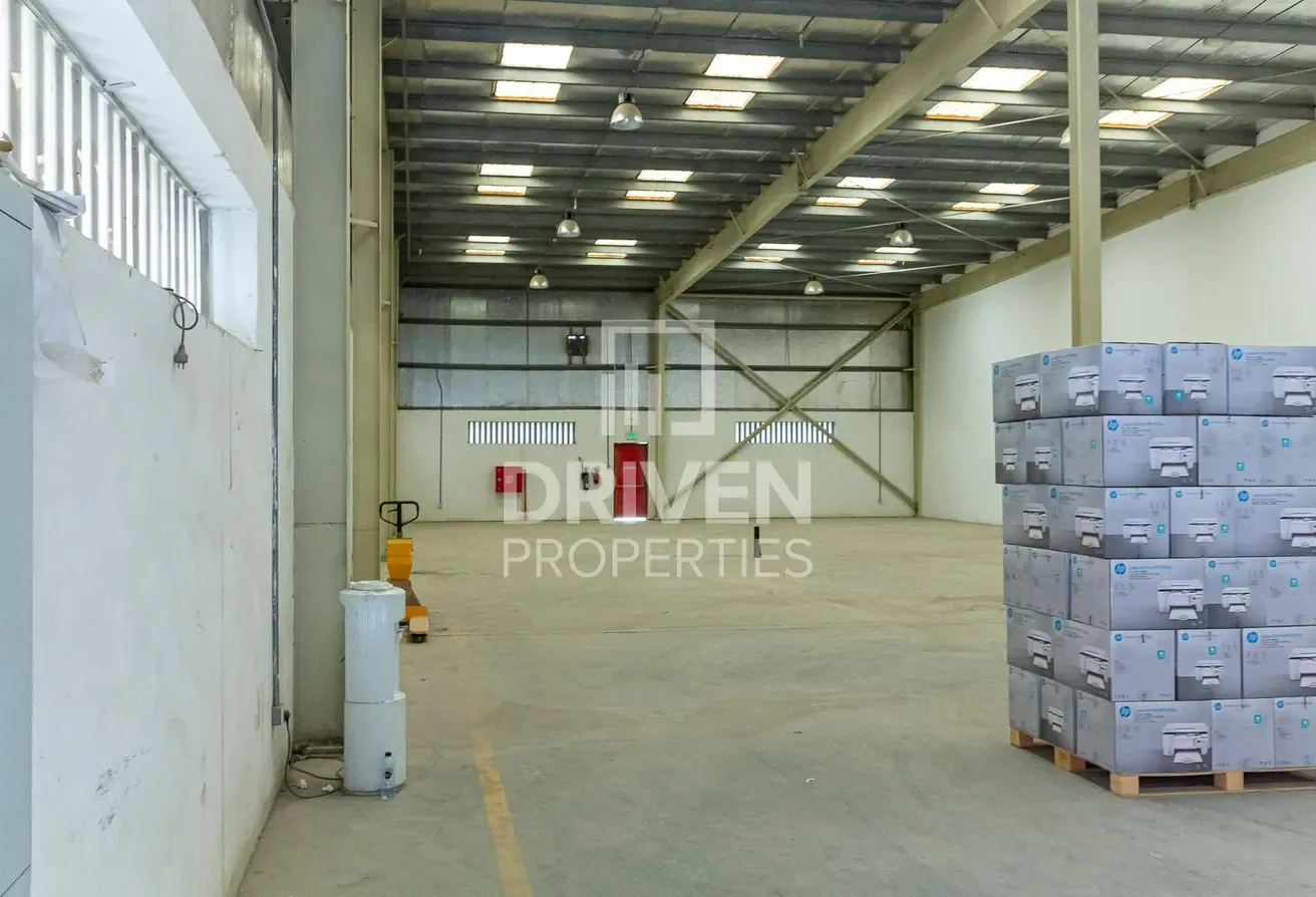 Excellent Semi-fitted Warehouse for Sale