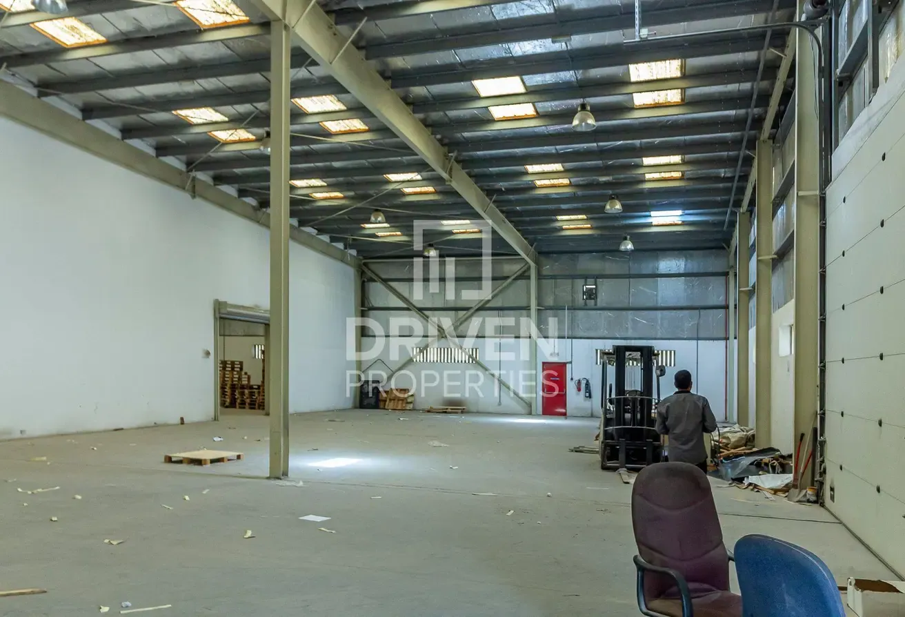 Excellent Semi-fitted Warehouse for Sale