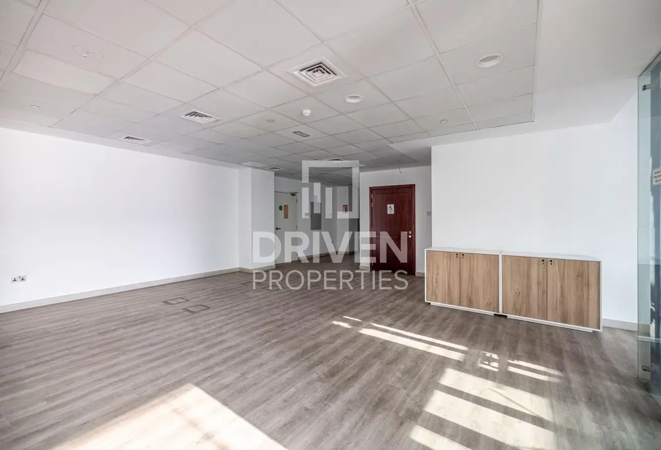 High Quality JAFZA Free Zone Warehouse | Spacious
