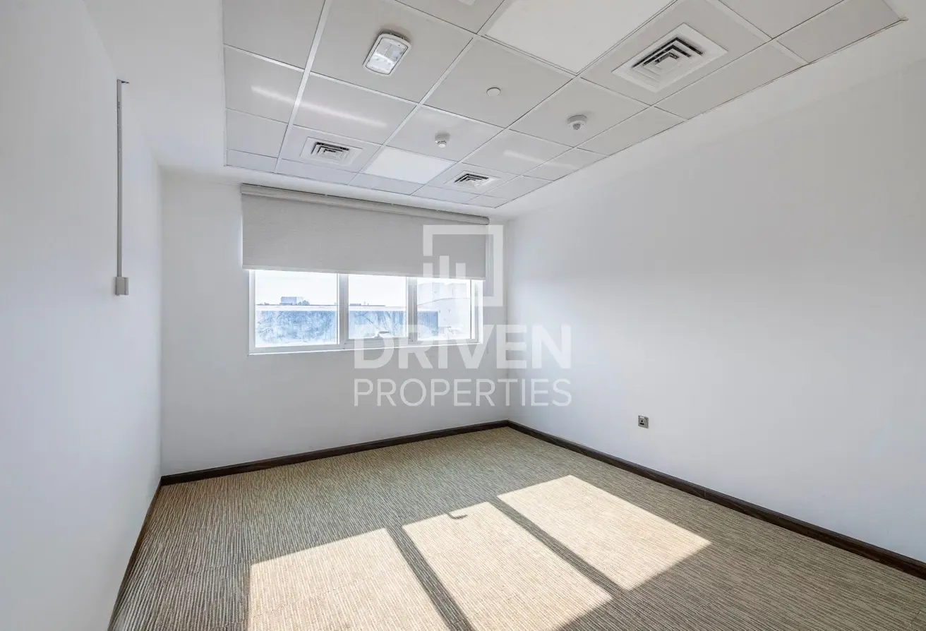 High Quality JAFZA Free Zone Warehouse | Spacious