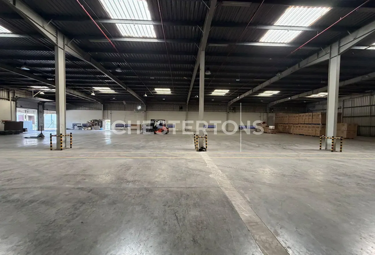 NO AGENTS | COLD STORAGE | 14 METER HEIGHT