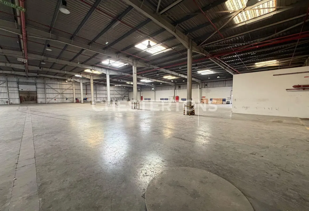 NO AGENTS | COLD STORAGE | 14 METER HEIGHT