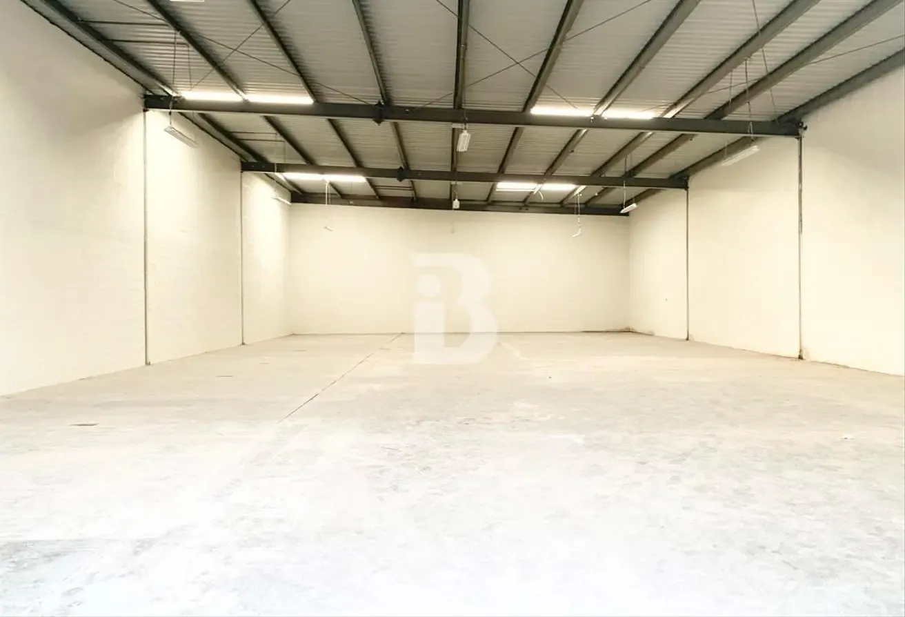JAFZA Warehouse for Sale | 166,184 Sq Ft | 4.5 MW Power | Vacant