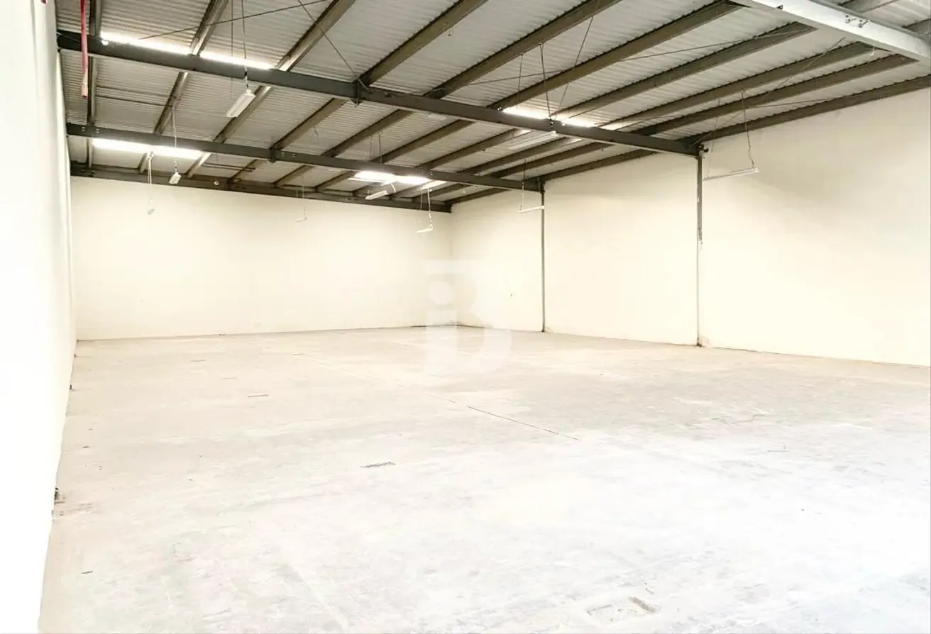 JAFZA Warehouse for Sale | 166,184 Sq Ft | 4.5 MW Power | Vacant
