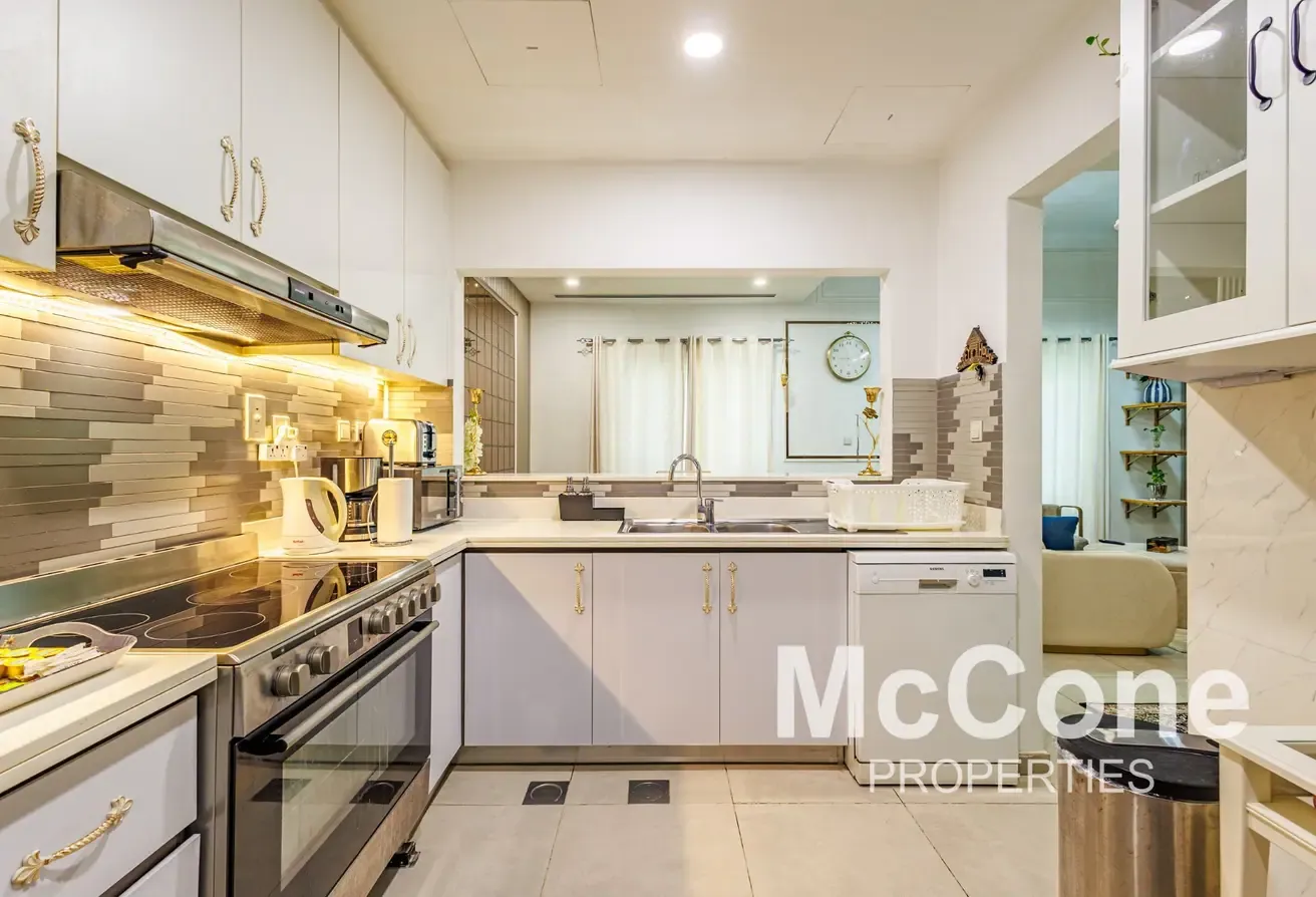 Contemporary | Bright | Spacious
