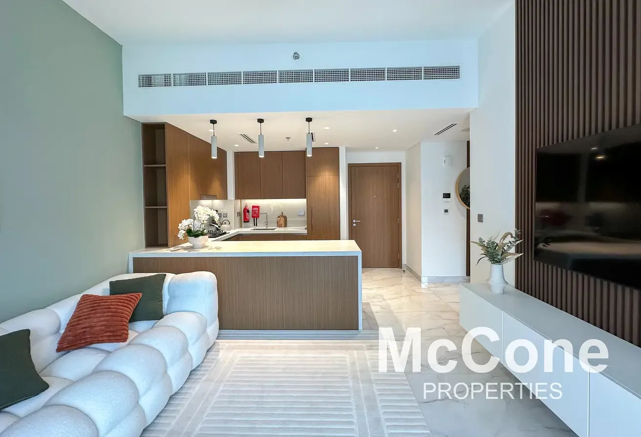 Fully Furnished | Brand New | 6 cheques