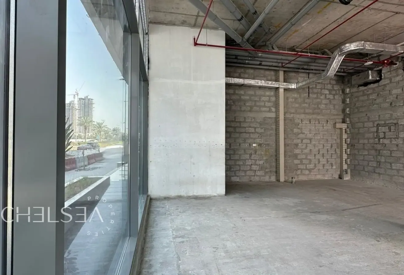 RETAIL SPACE |HIGH VISIBILITY| STRATEGIC LOCATION