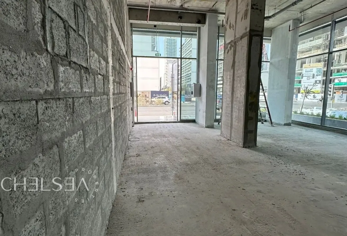 RETAIL SPACE |HIGH VISIBILITY| STRATEGIC LOCATION