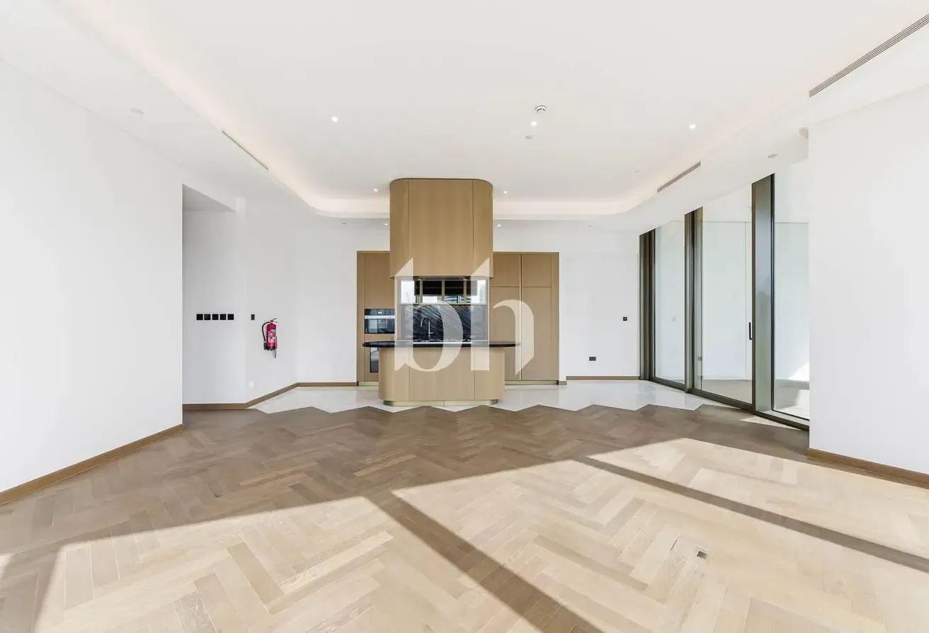 Vacant | Middle Floor | Canal View | 2+Maid