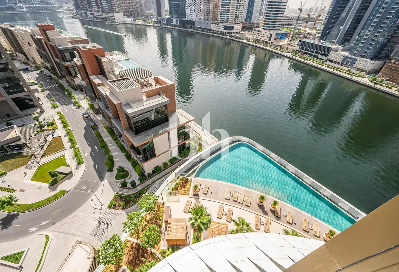 Vacant | Middle Floor | Canal View | 2+Maid