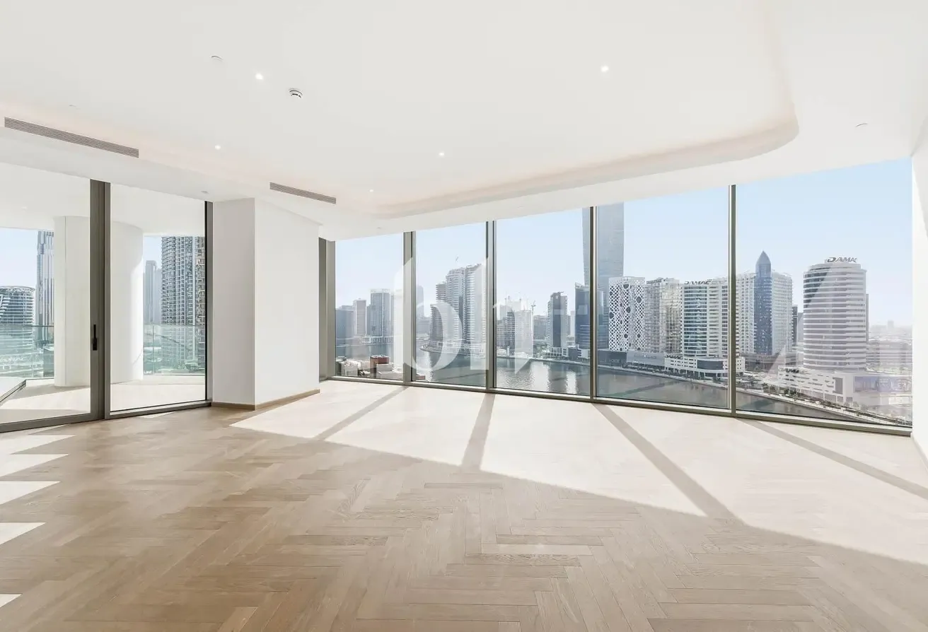 Vacant | Middle Floor | Canal View | 2+Maid