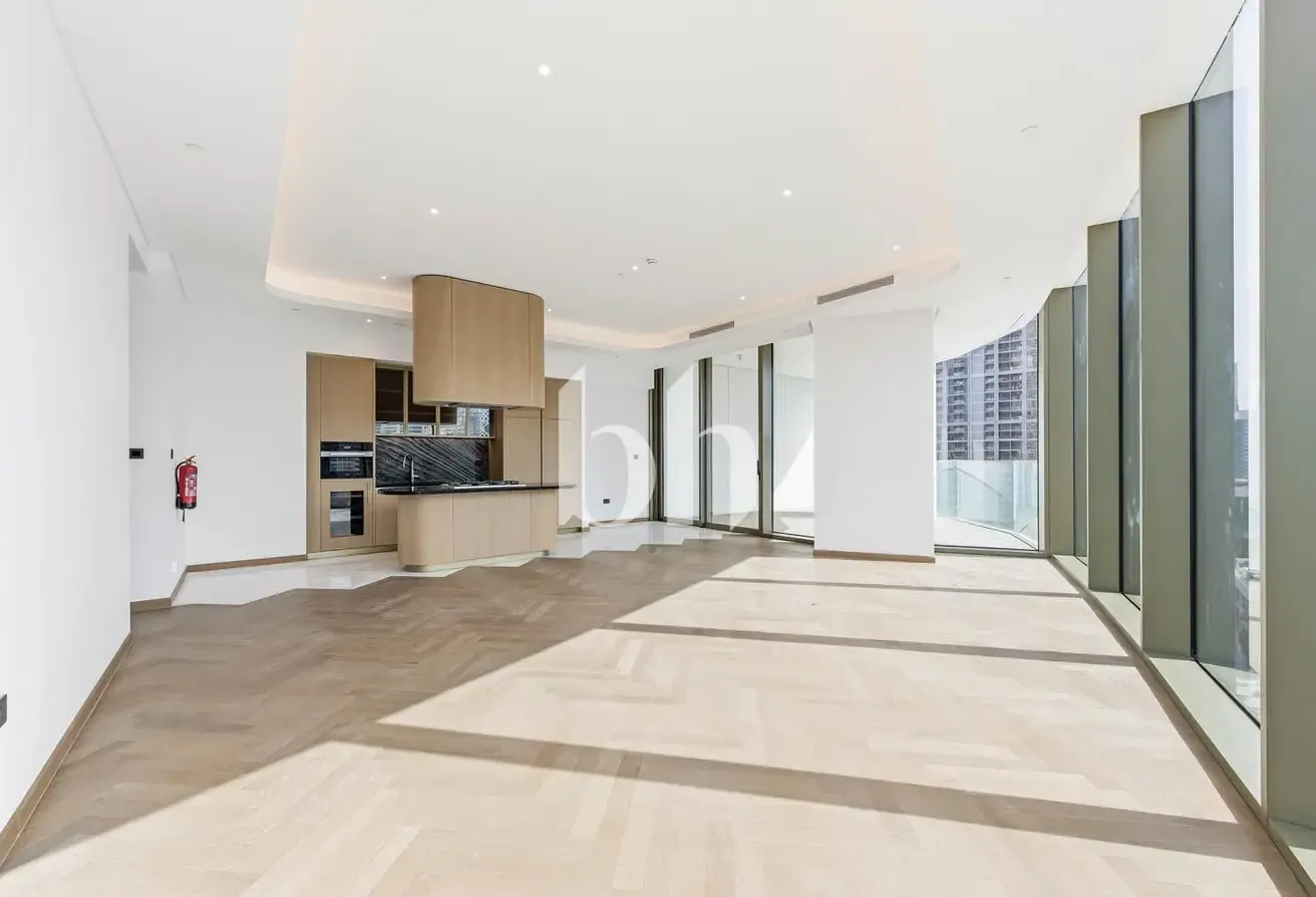 Vacant | Middle Floor | Canal View | 2+Maid