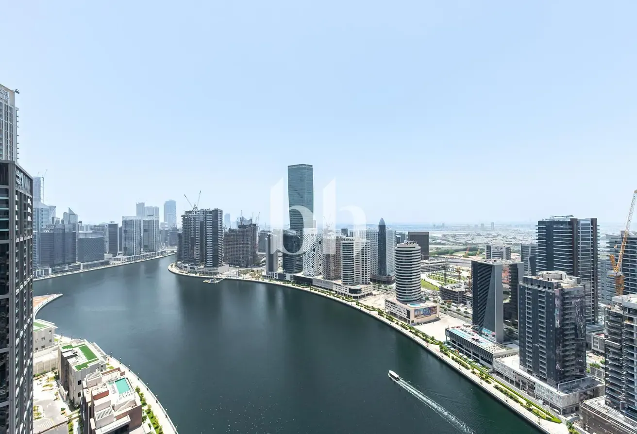 Vacant | Canal View | High Floor
