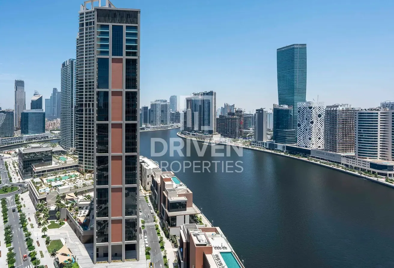 Luxury Apartment | Full Canal View | High Floor