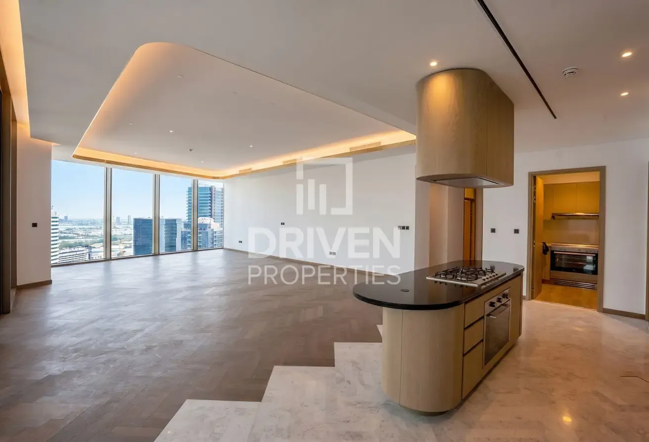 Luxury Apartment | Full Canal View | High Floor