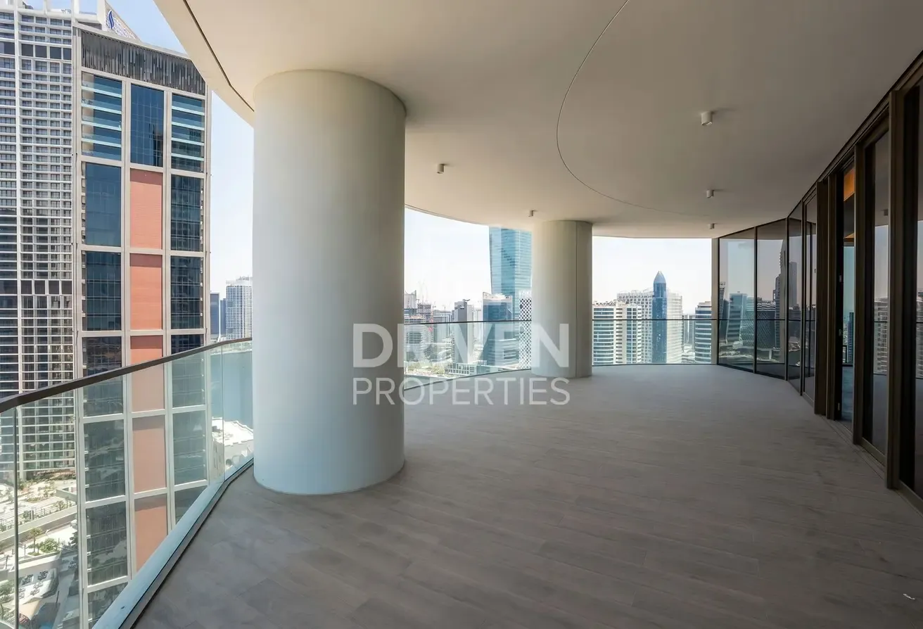 Luxury Apartment | Full Canal View | High Floor