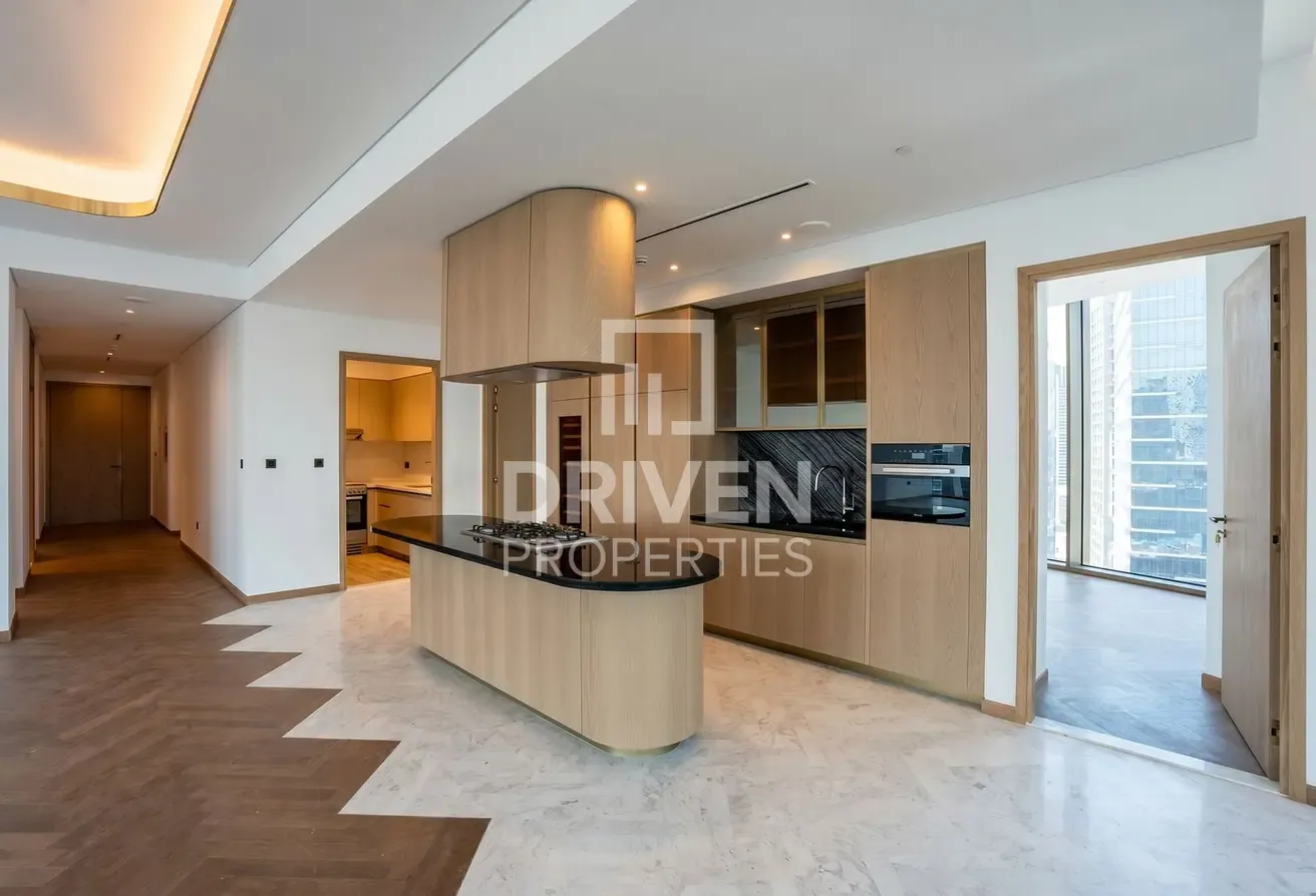 Luxury Apartment | Full Canal View | High Floor