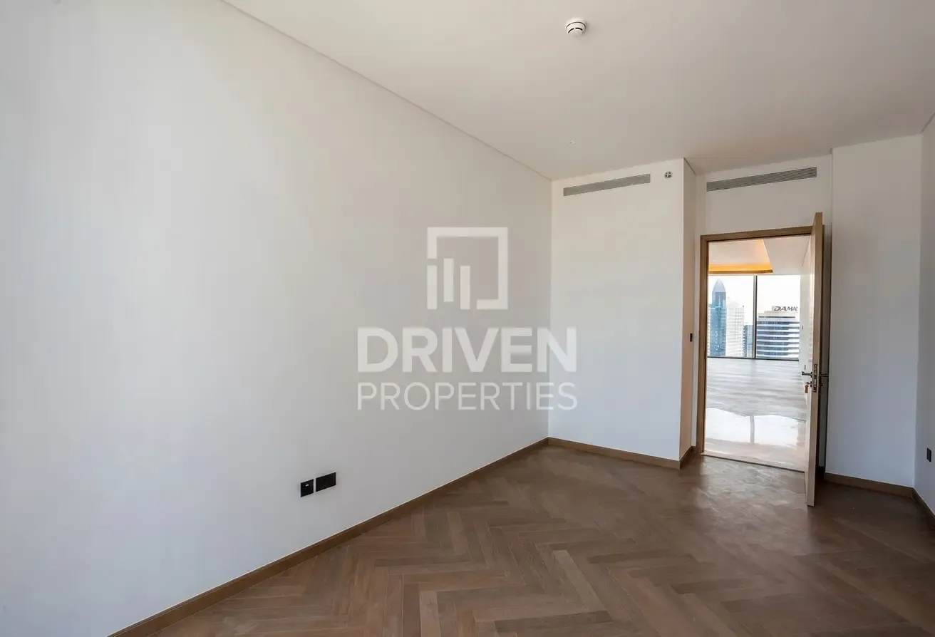 Luxury Apartment | Full Canal View | High Floor