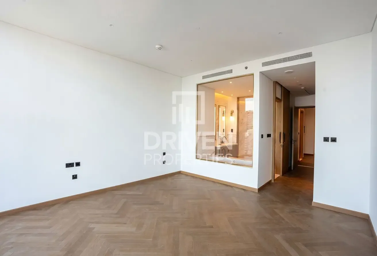 Luxury Apartment | Full Canal View | High Floor