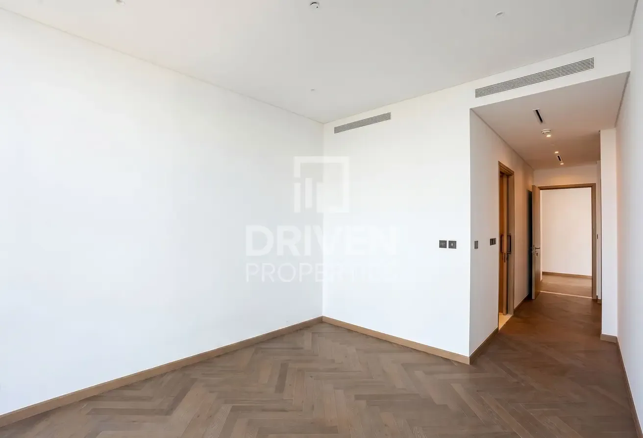 Luxury Apartment | Full Canal View | High Floor