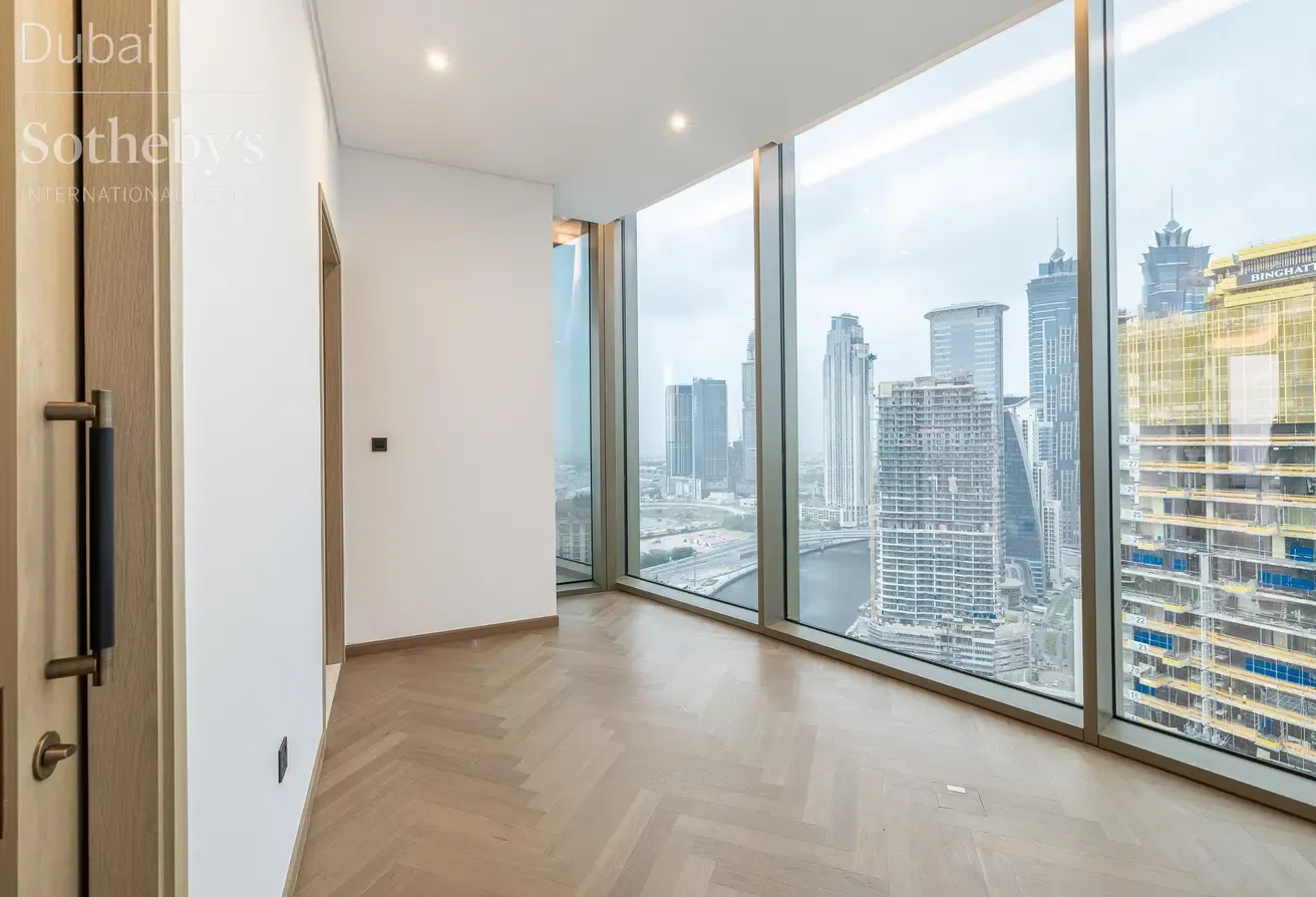 Brand New Contemporary Apartment In Business Bay