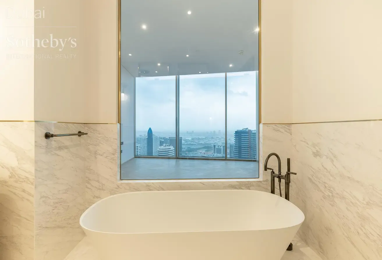 Brand New Contemporary Apartment In Business Bay