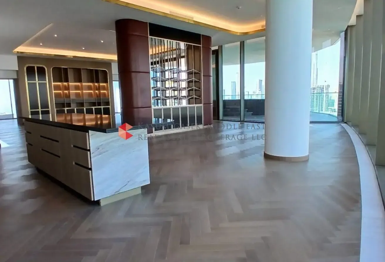 Luxury Penthouse | Panoramic Elevated Living