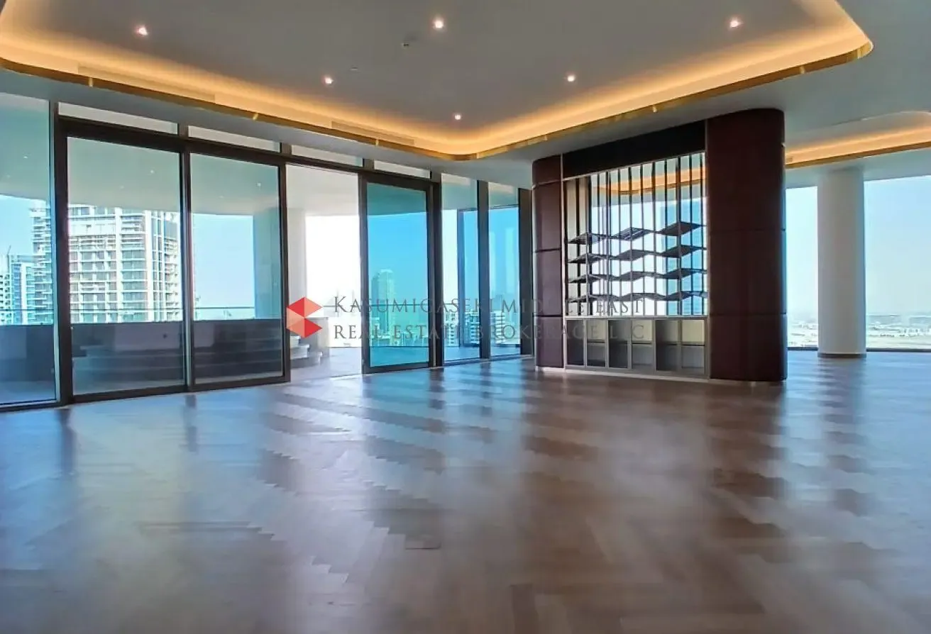 Luxury Penthouse | Panoramic Elevated Living