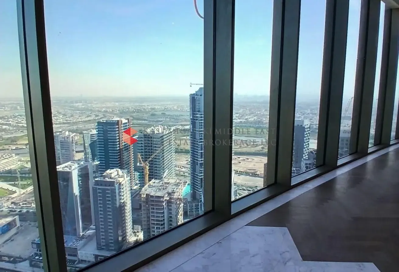 Luxury Penthouse | Panoramic Elevated Living