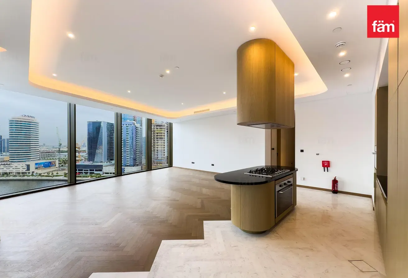 MULTIPLE OPTIONS | FULL CANAL VIEW | AVAILABLE