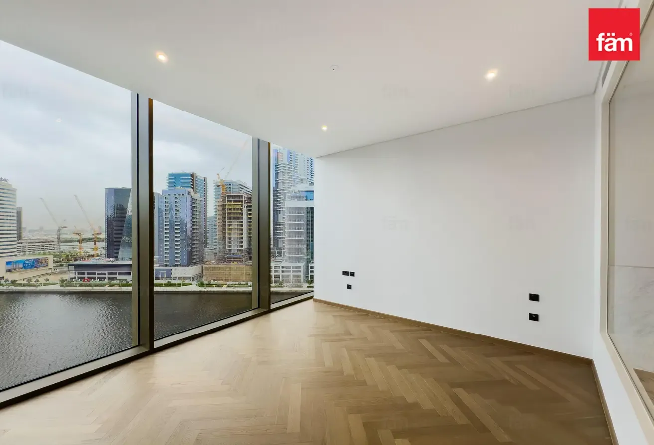 MULTIPLE OPTIONS | FULL CANAL VIEW | AVAILABLE