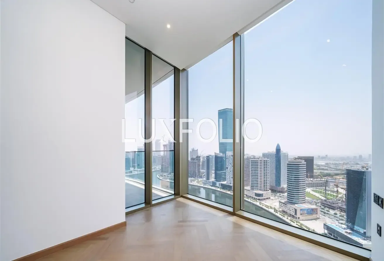 Top Floor | Canal View | Vacant