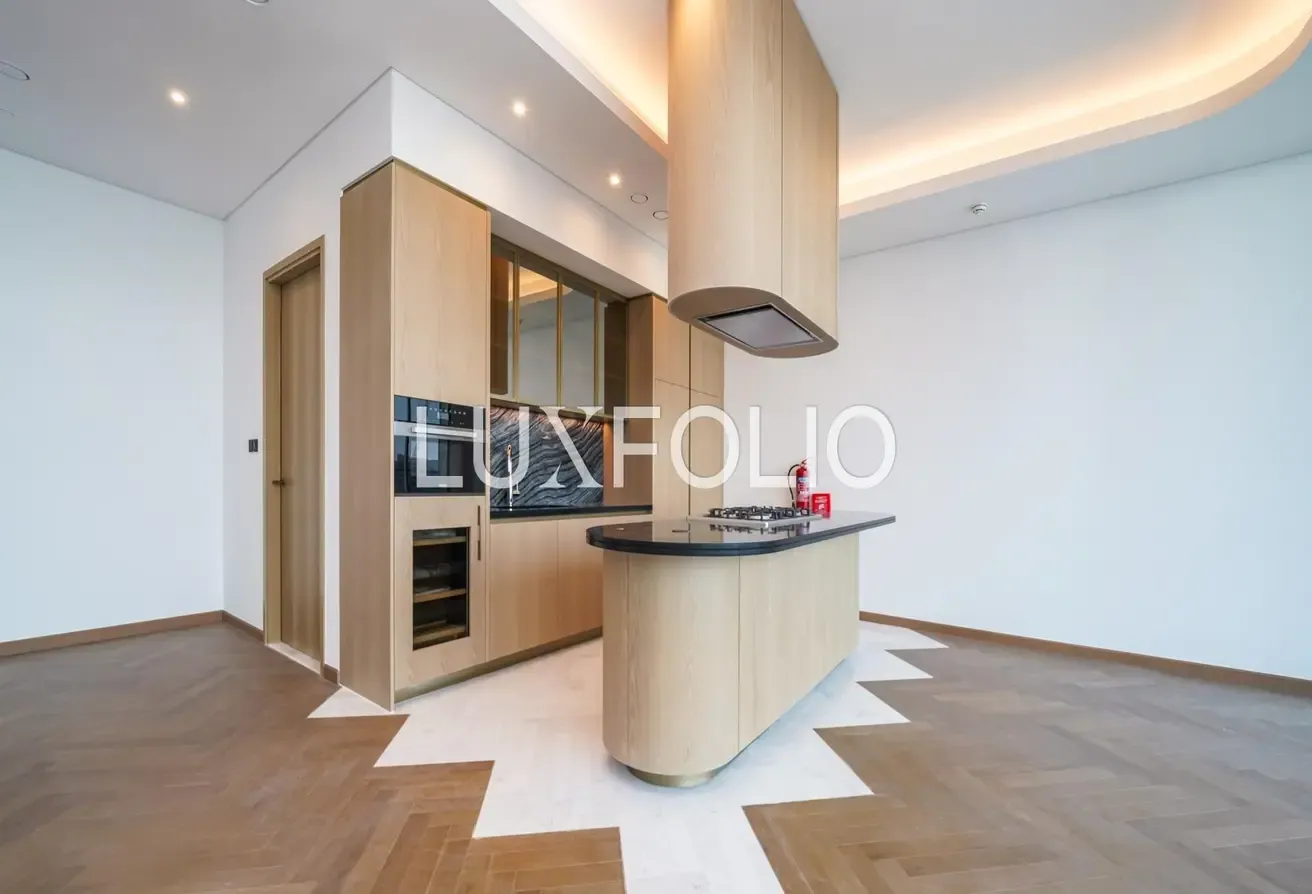 Top Floor | Canal View | Vacant