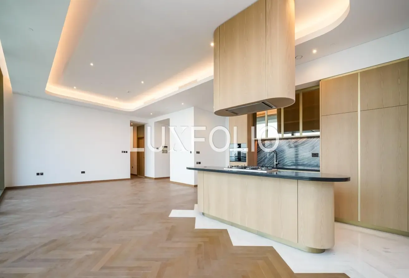 Top Floor | Canal View | Vacant