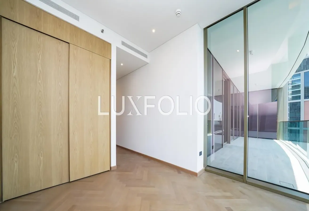 Top Floor | Canal View | Vacant