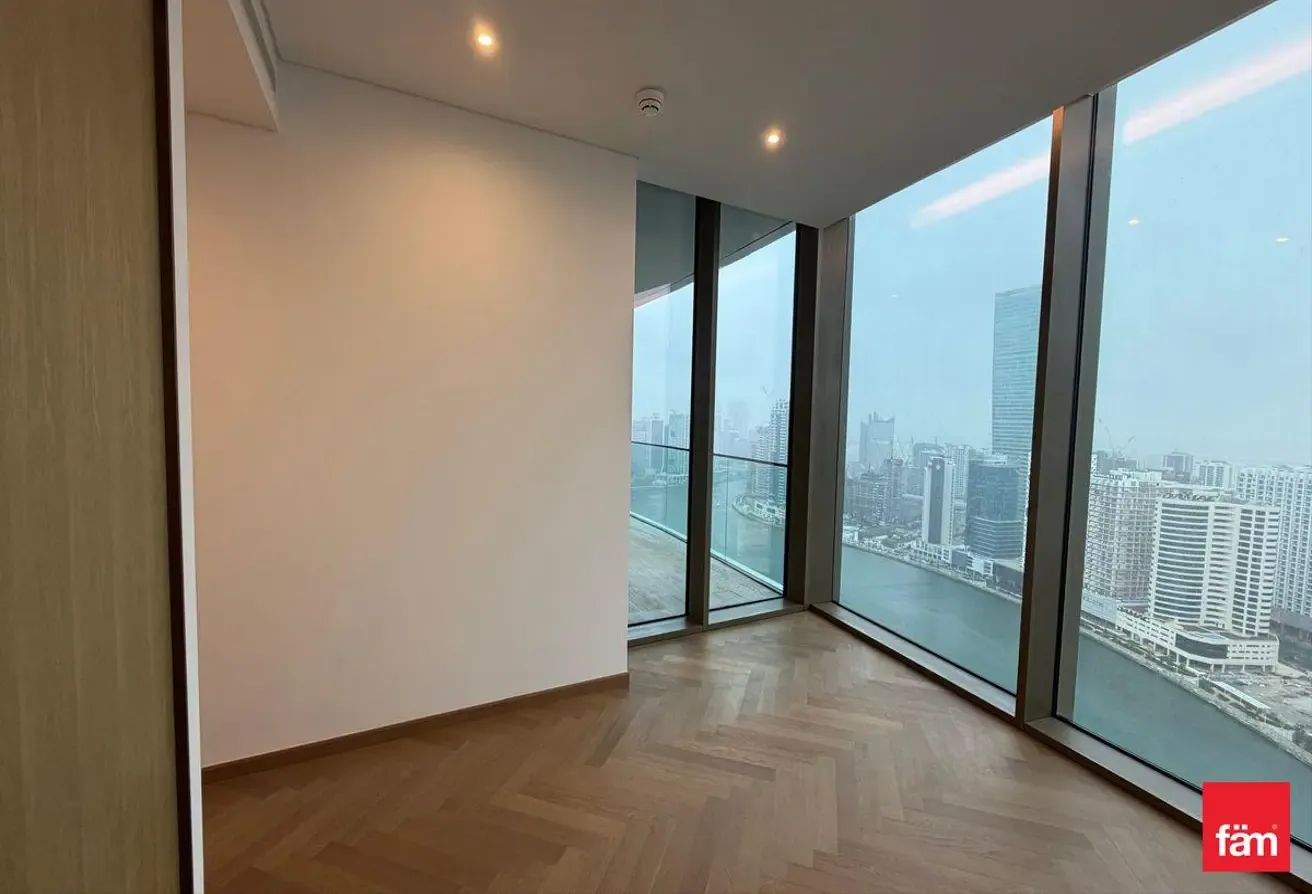 FULL CANAL VIEW | MAIDS ROOM | READY TO MOVE IN