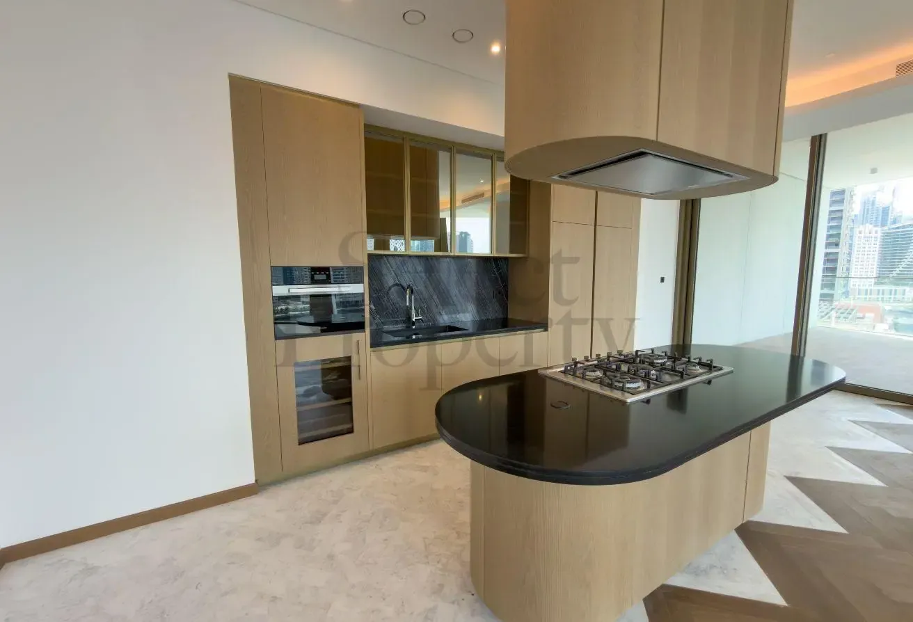 2 Bedroom for Sale in Jumeirah Living Business Bay