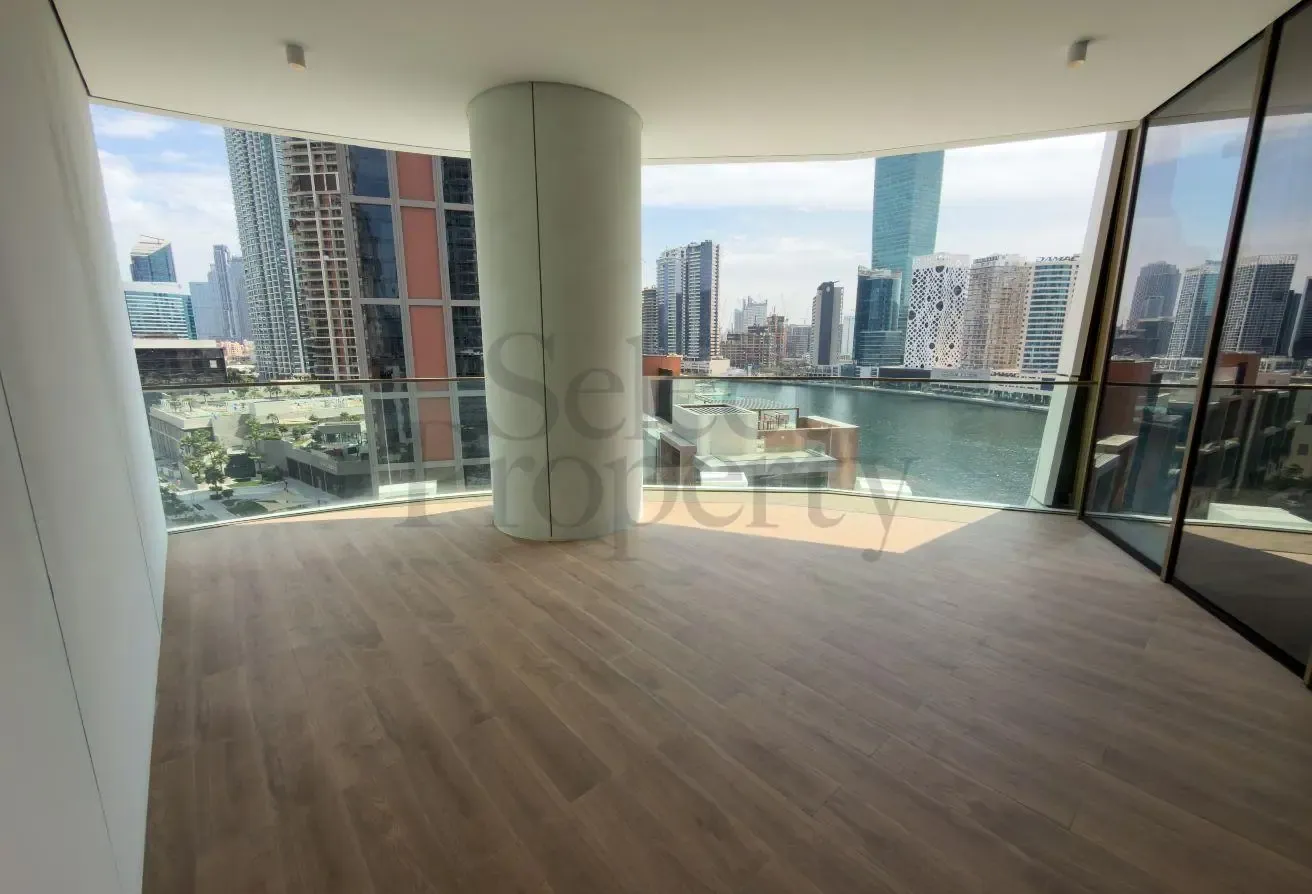 2 Bedroom in Jumeirah Living Business Bay