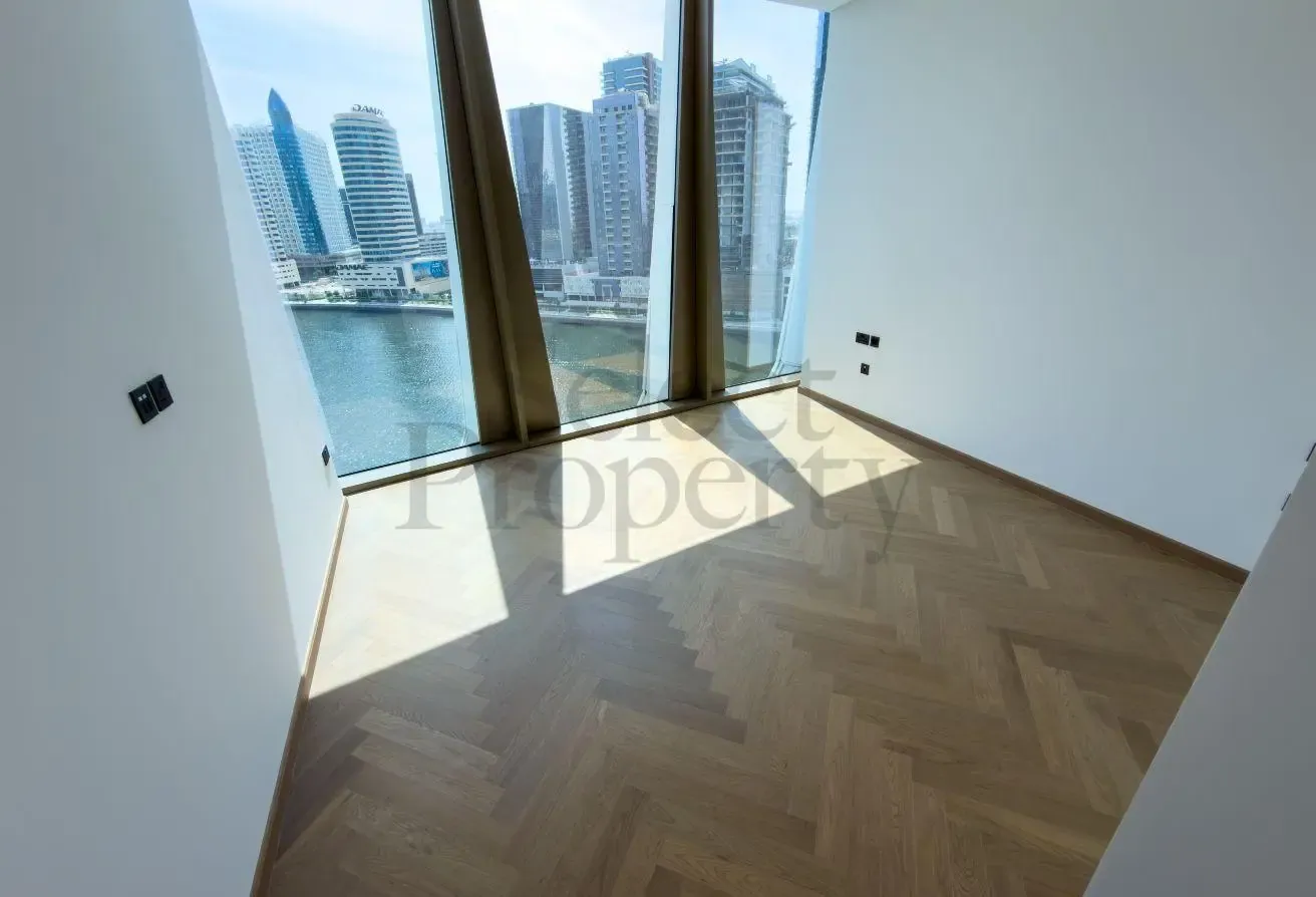 2 Bedroom in Jumeirah Living Business Bay