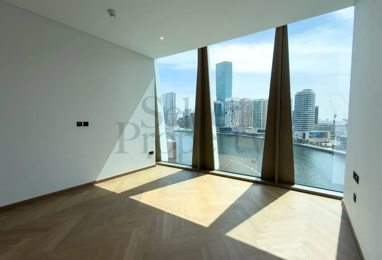 2 Bedroom in Jumeirah Living Business Bay